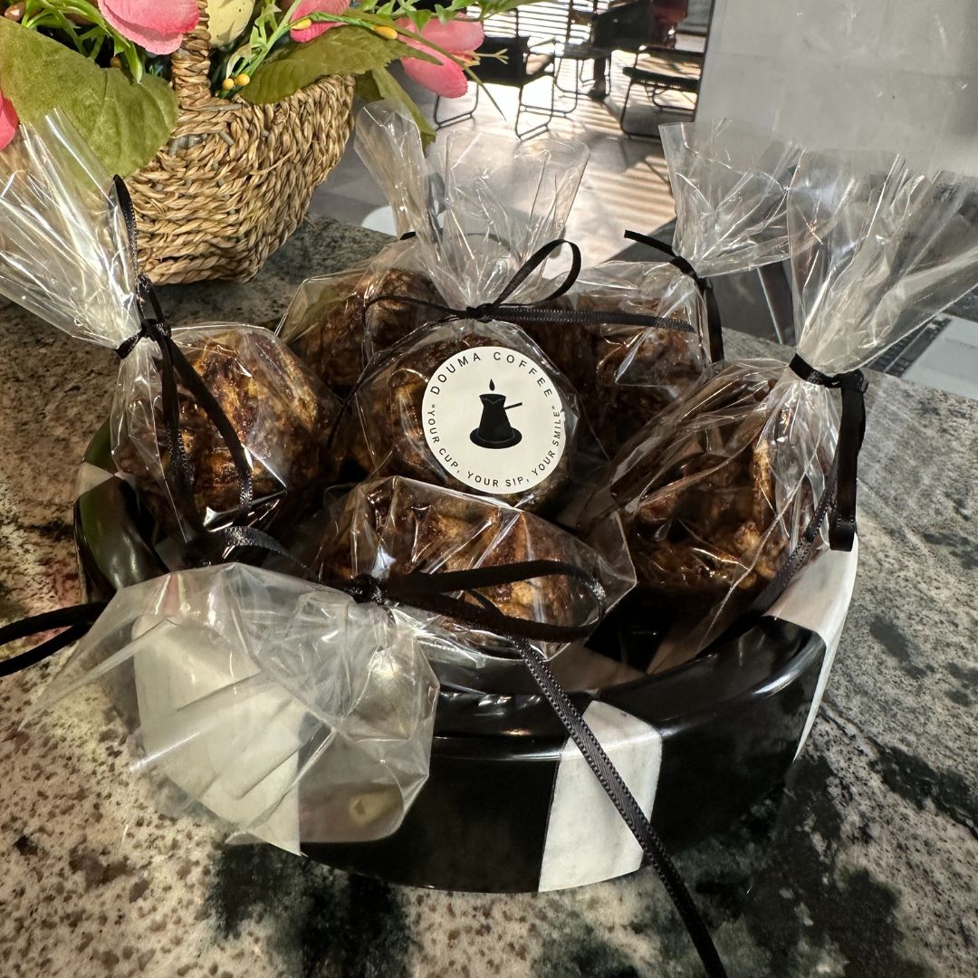 Charola Parquet (20 cm) con Dulces de Dátil y Nuez